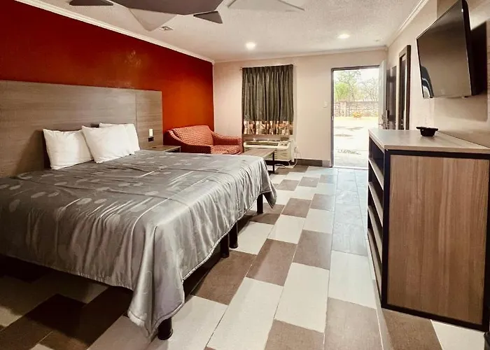 Deluxe King Room